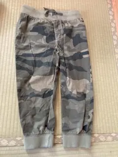 ギャップ140キッズパンツ カモフラ迷彩柄