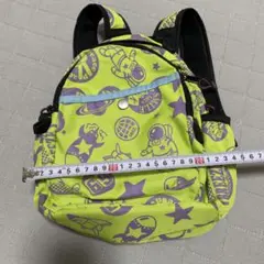 宇宙テーマの蛍光グリーンリュック