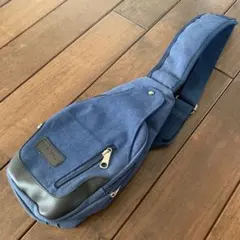 肩掛けポーチ　ボディバック