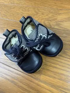 ベビーシューズ 黒と白のチェック柄 12.5
