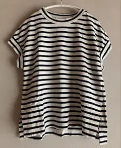 【値下げ】quadro クオドロ　ボーダー 半袖 Tシャツ カットソーのサムネイル