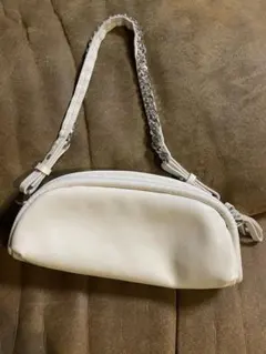 ZARA ホワイト ハンドバッグ　ザラ　チェーン