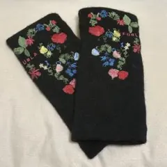 FURLA フルラ 花柄刺繍 アームウォーマー 指なし手袋 黒のサムネイル
