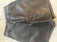 レザーハーフパンツ黒
