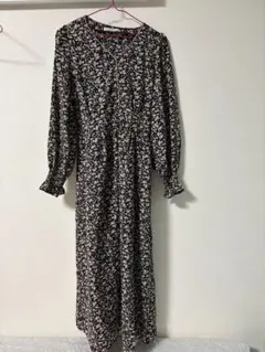 花柄ワンピースのサムネイル