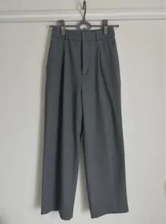 UNIQLO タックワイドパンツ（標準丈）グレー　Sサイズ