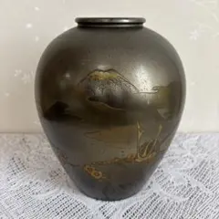 金属製の壺　彫金工芸品　花瓶　レトロ　当時物