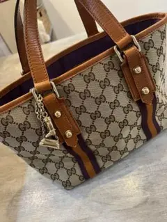 美品　グッチ　GGキャンバス　レザー　シェリーライントートバッグ　パープル