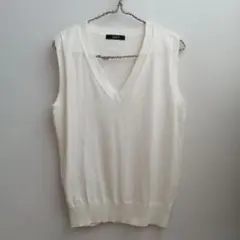 Cupop　 cecile　Vネックベスト　ホワイト　ニット