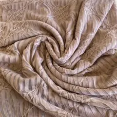 ピンクベージュ 模様 レース生地