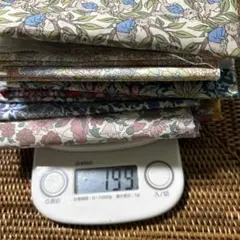 セール　リバティ　はぎれ　199g大きめあり