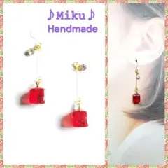 No.1601-D　琉球ガラス☆キューブ型☆ピアス・イヤリング(レッド)