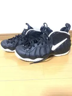 フォームポジット スニーカー