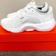 NIKE ナイキ レディースランニングシューズ 新品 24