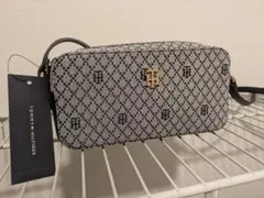 【新品未使用】TOMMY HILFIGER ショルダーバッグ ゴールドロゴ