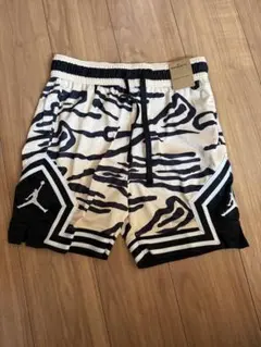 メンズ ハーフパンツ sサイズ ブラック 雷柄Jordan刺繍　8月のサムネイル