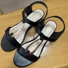 【新品】grandfleur ブラックサンダルフロント金属装飾24.5-25cmのサムネイル