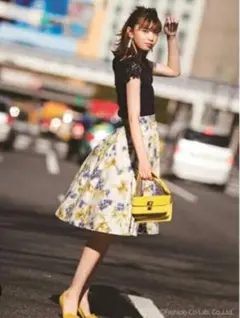 処分前SALE【Apuweiser-riche】フラワープリントフレアスカート