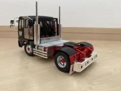 アオシマ トラックプラモデル トレーラーヘッド完成品のサムネイル