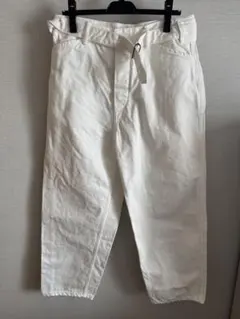 comoliベルテッドデニムパンツ　ホワイト2のサムネイル