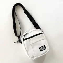 【未使用】ミニショルダー　ボディバック　ホワイト