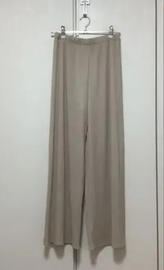 ユニクロプリーツパンツベージュS