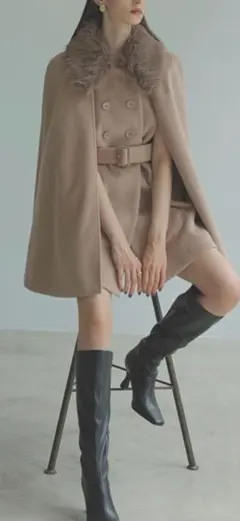 eimy istoire フェイクファー付きマントコート ピンク