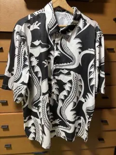 半袖　柄シャツ