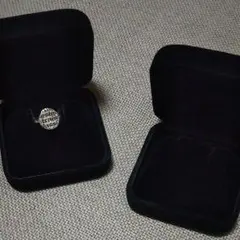 ①　リングケース　黒