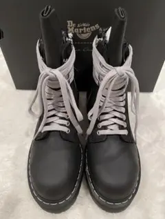 新品正規品【Rick Owens × Dr. Martens】STEEL TOEのサムネイル