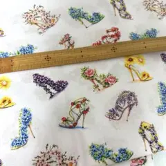 72.SALE品　フラワーヒール柄　生地　1m