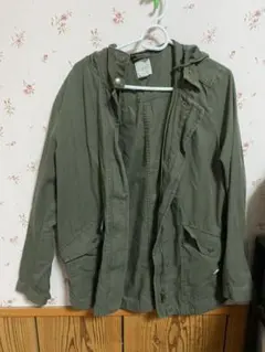 【H &M】カーキ　アウター　値下げ❗️