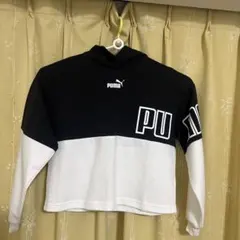 PUMA フード付きクロップドトレーナー