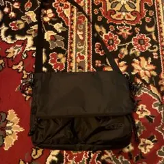 KEEN ブラック ショルダーバッグ