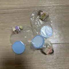 フィギュアセット 3個と台座進撃の巨人