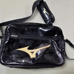 エナメルバッグ