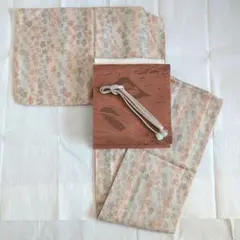 単衣小紋【象牙色×ニュアンスカラー花文様×ピンクゴールド】/名古屋帯/帯締/帯揚のサムネイル