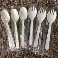 使い捨てプラスチックスプーン又は先割れスプーン 6本