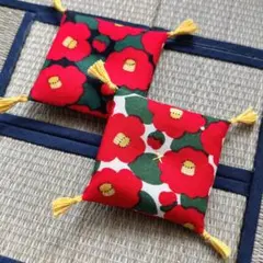 ハンドメイド☆ミニチュア　座布団【椿】　2個セット