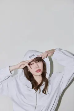 2025年最新】Herlipto パーカーの人気アイテム - メルカリ