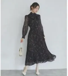 2WAYボウタイリボン付き♡リボンプリントシャーリングプリーツワンピース