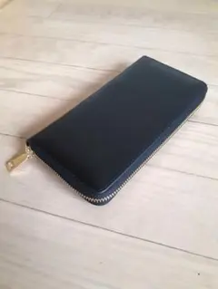黒 合成皮革 長財布 ゴールドファスナー