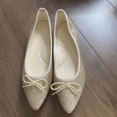 ゴールドリボン付きフラットシューズ 39