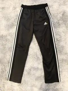 adidas ブラック ストライプ 3本ラインパンツ