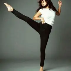 極美品《YANUK×野沢和香》Besty(W23)黒 コラボデニム ハイウエスト