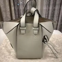 美品　ロエベ　ハンモックコンパクト　セージグリーンのサムネイル