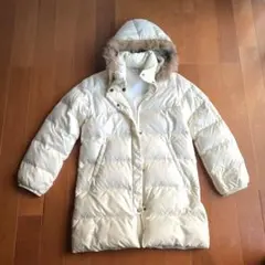 adidasダウンジャケット　レディース