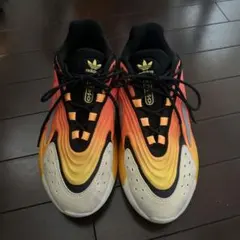アディダス　adidas OZWEEGO スニーカー オレンジ グラデーションのサムネイル