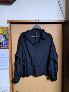 ブラック長袖シャツ リボン付き