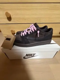 Travis Scott × Nike Air Jordan 1 Low OG